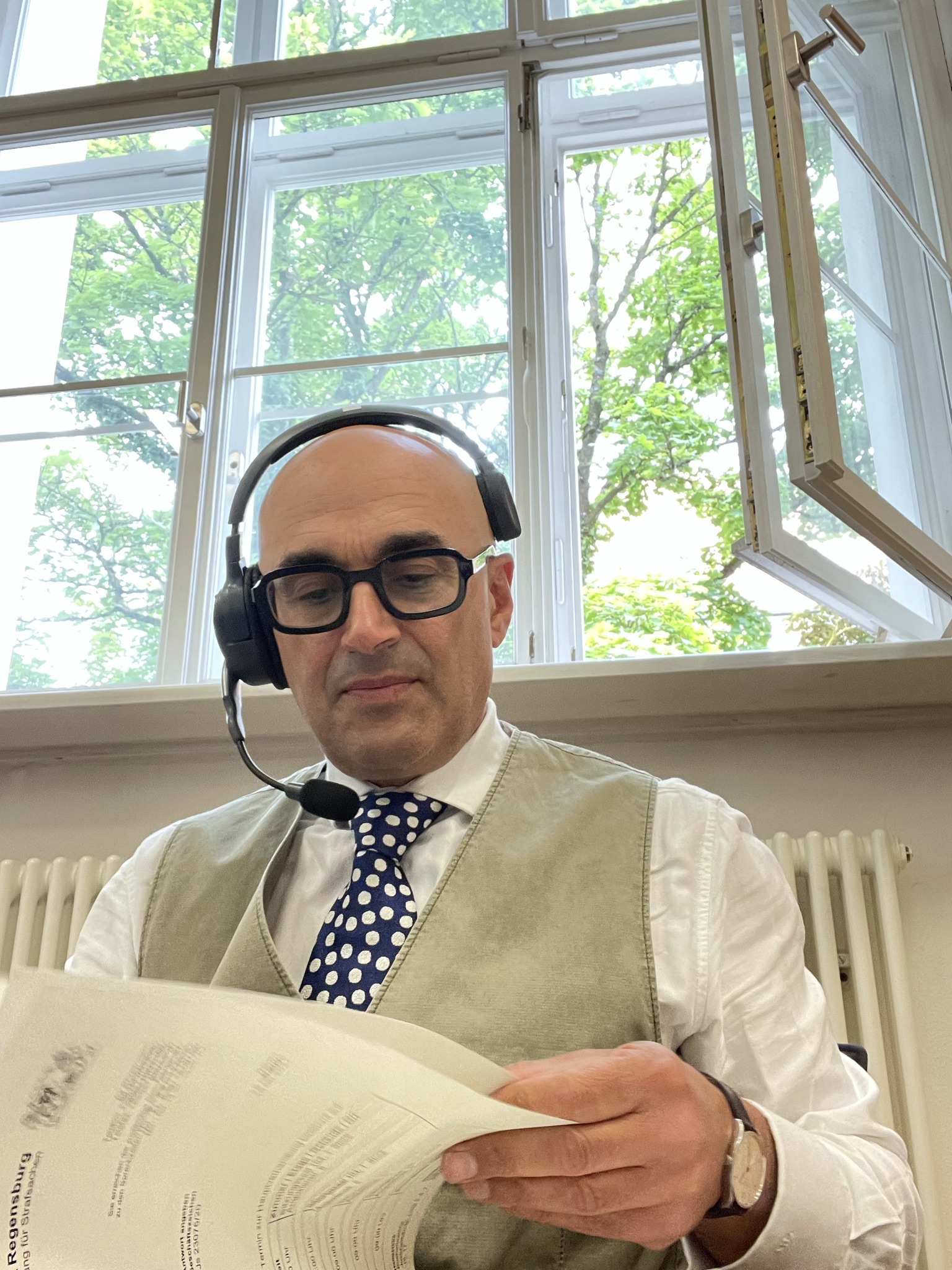 Gent Halili - Dolmetscher bei der Arbeit